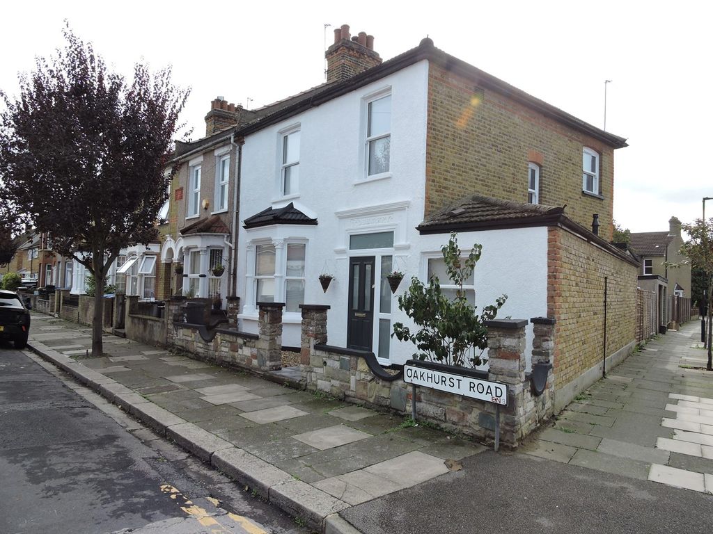 4 bed end terrace house for sale in Oakhurst Road, Enfield EN3, £