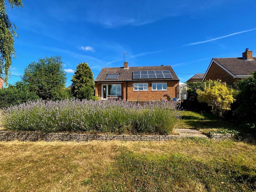 3 bed bungalow to rent in Curvalion Road, Creech St Michael, Taunton TA3, £1,400 pcm Zoopla