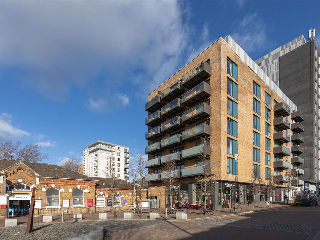 2 bed flat for sale in Hoe Street, London E17, £475,000 Zoopla