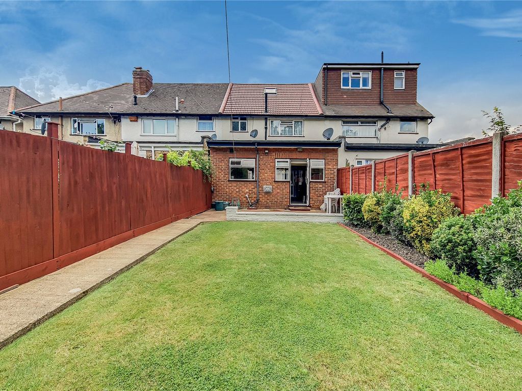 3 bed terraced house for sale in Braund Avenue, Greenford UB6 Zoopla