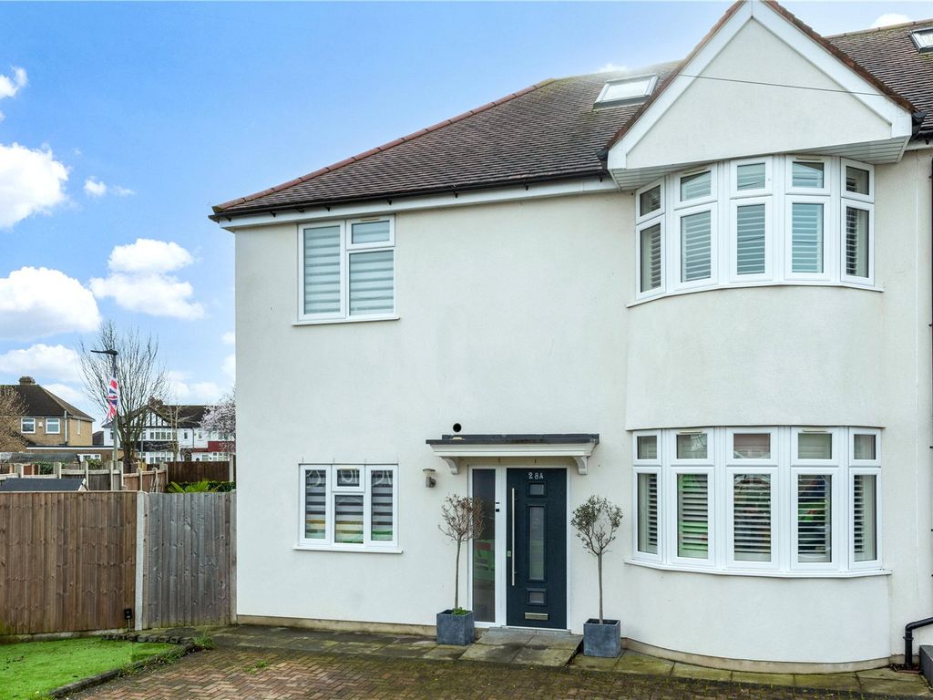 4 bed end terrace house for sale in Mornington Avenue, Bromley, Kent