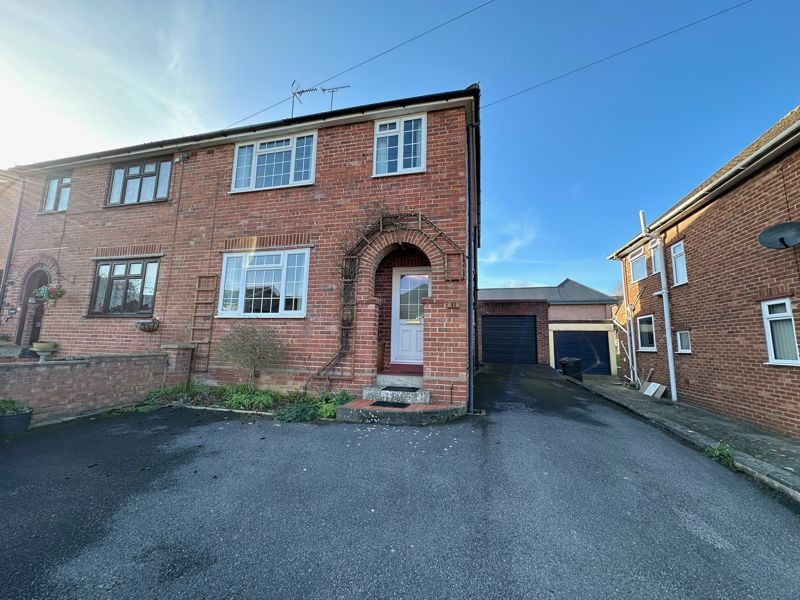 3 bed semidetached house for sale in Sunningdale Road, Yeovil BA21, £