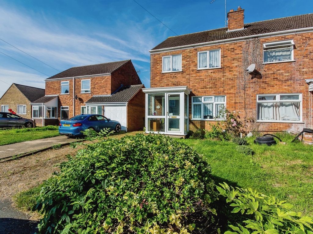 3 bed semidetached house for sale in Manor Drive, Terrington St. John