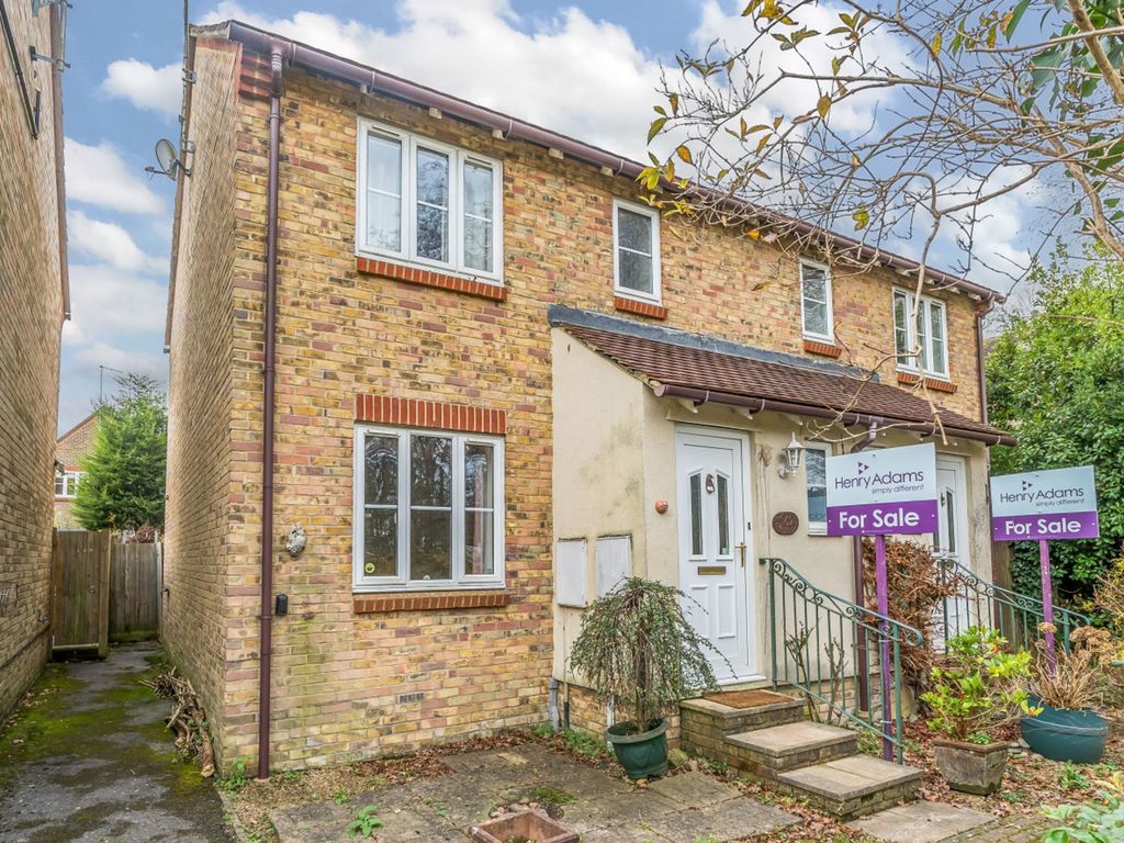 2 bed semidetached house for sale in Tanbridge Park, Horsham RH12, £
