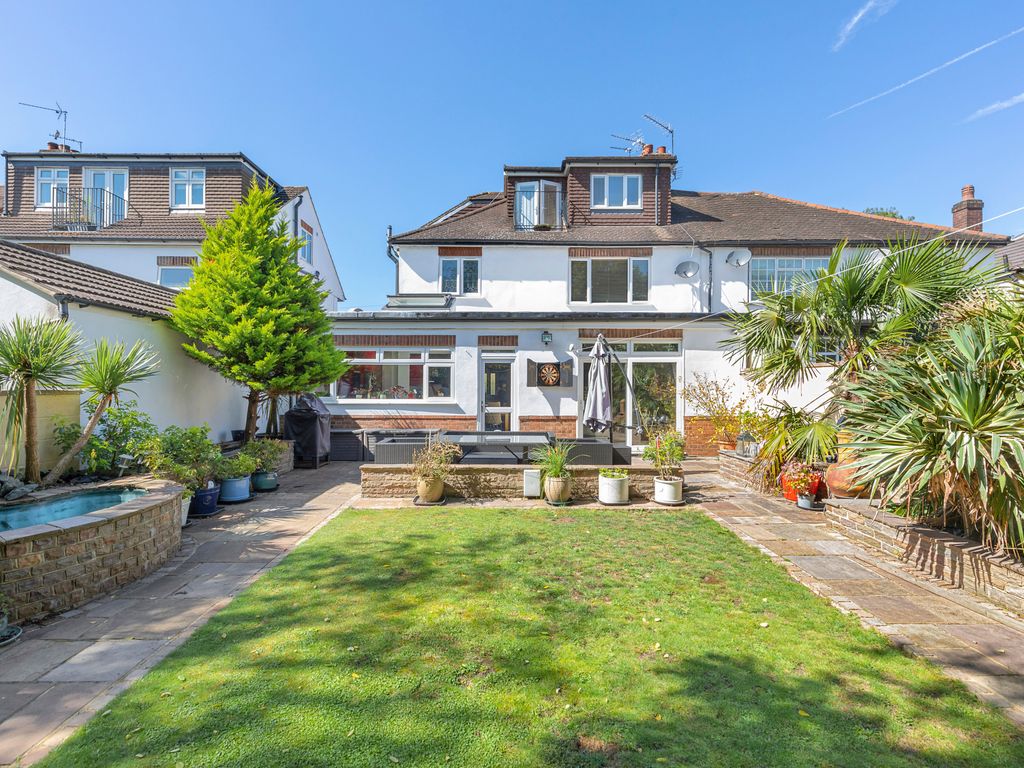 4 bed detached house for sale in Chalkwell Park Avenue, Enfield EN1, £