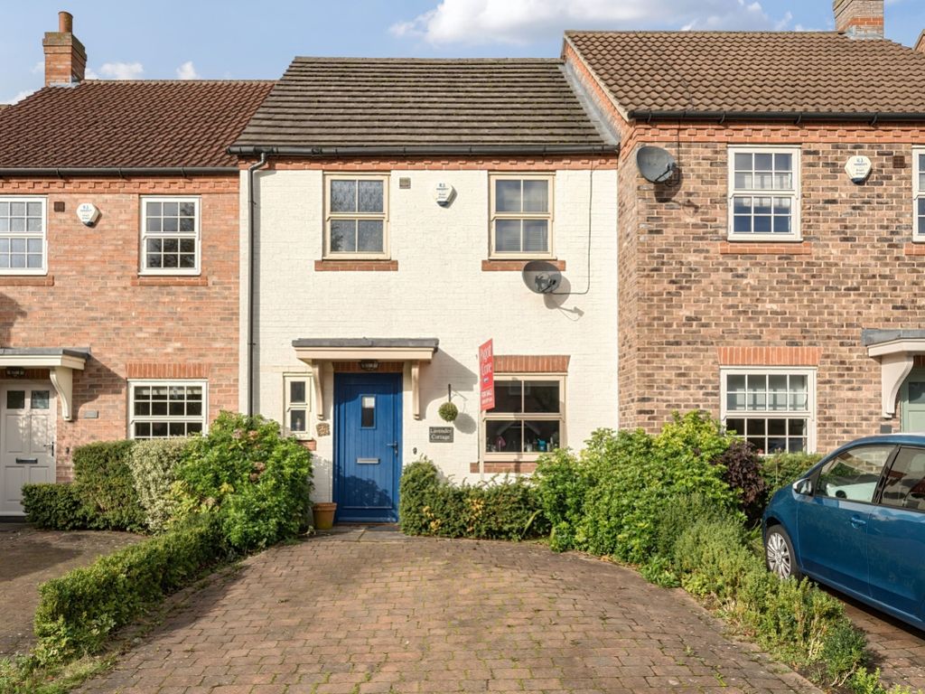 3 bed terraced house for sale in Burton Cliffe, Lincoln, Lincolnshire