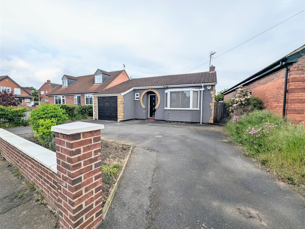 3 bed detached bungalow for sale in Sykes Lane, Balderton, Newark NG24