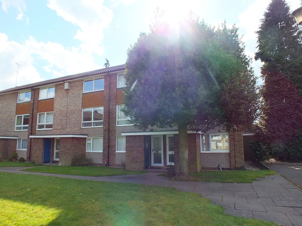 2 bed flat for sale in Bath Road, Reading RG1, £247,950 Zoopla