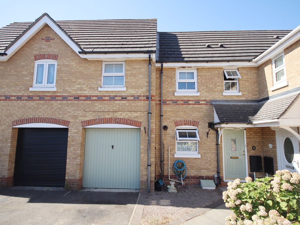 3 bed terraced house for sale in Groves Close, South Ockendon RM15 Zoopla