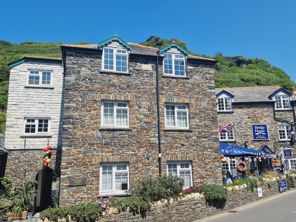 2 bed flat for sale in Flat 6 Hallowell House, The Bridge Boscastle PL35, £255,000 Zoopla