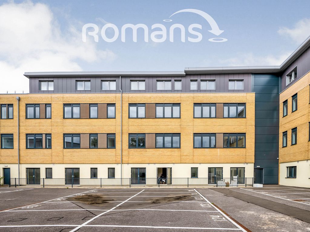 Studio to rent in Lyon Way, Frimley, Camberley GU16, £1,000 pcm Zoopla