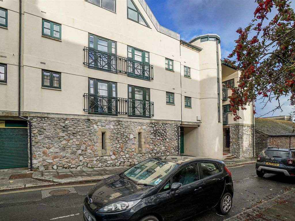 2 bed flat to rent in Castle Street, The Barbican, Plymouth PL1, £850
