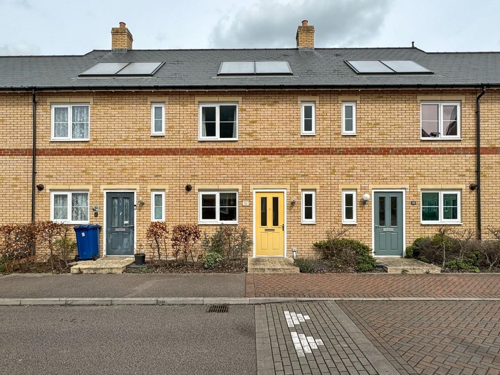 2 bed terraced house for sale in North Lodge Park, Milton, Cambridge