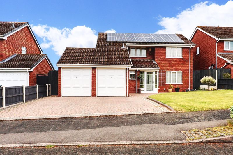 4 bed detached house for sale in Amblecote/Lakeside, Off Kirkstone Way