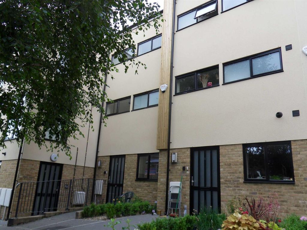 3 bed property to rent in Meeting Street Mews, Ramsgate CT11 Zoopla