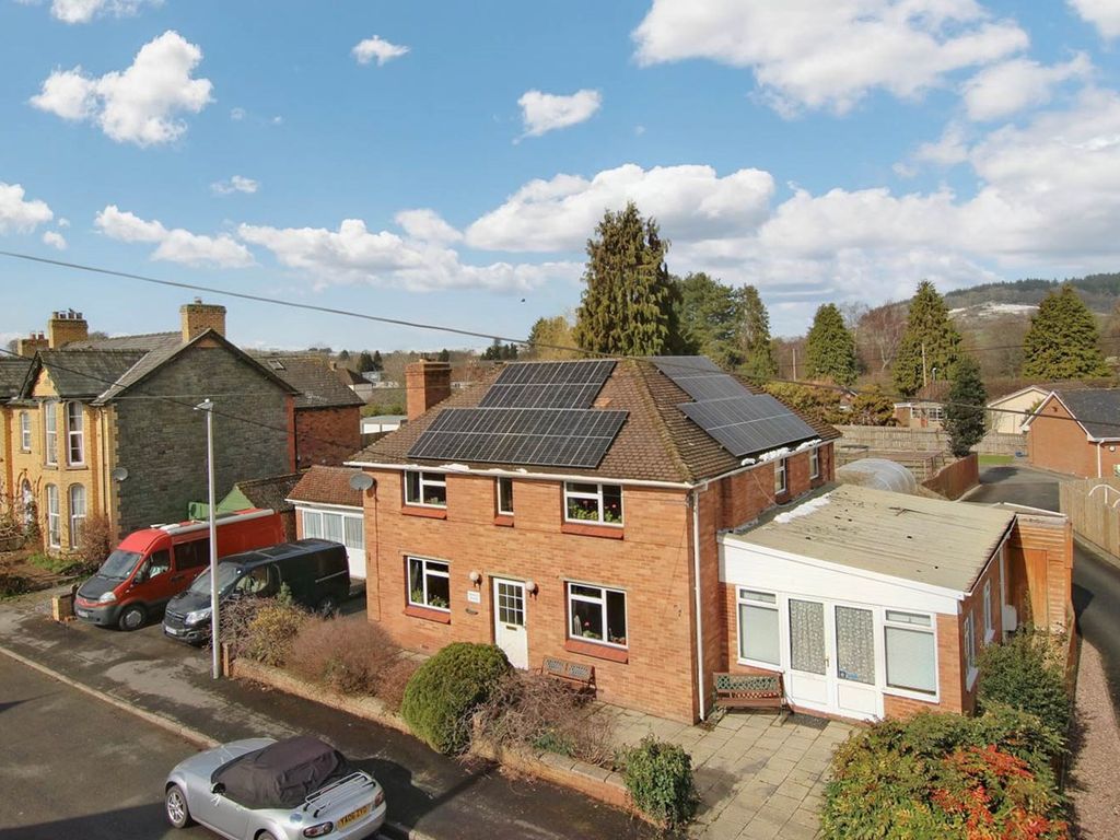 6 bed detached house for sale in Irfon Road, Builth Wells LD2 Zoopla