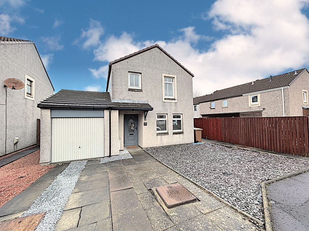 3 bed detached house for sale in Franchi Drive, Larbert FK5 Zoopla