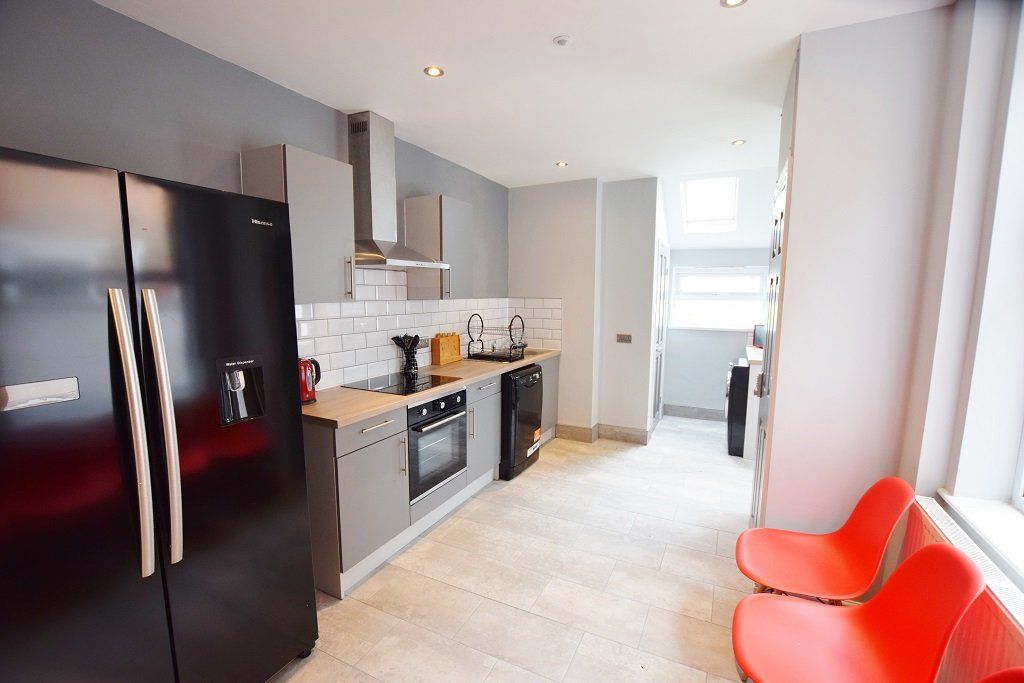 Room to rent in Walbrook Road, Derby DE23, £375 pcm Zoopla