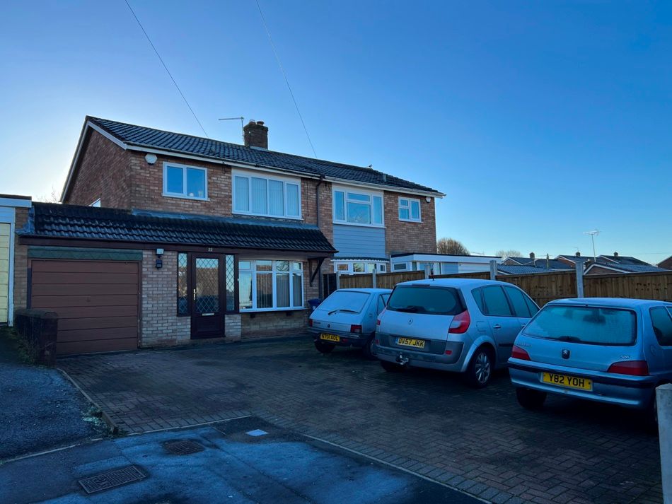 3 bed semidetached house for sale in Lambert Drive, Chase Terrace