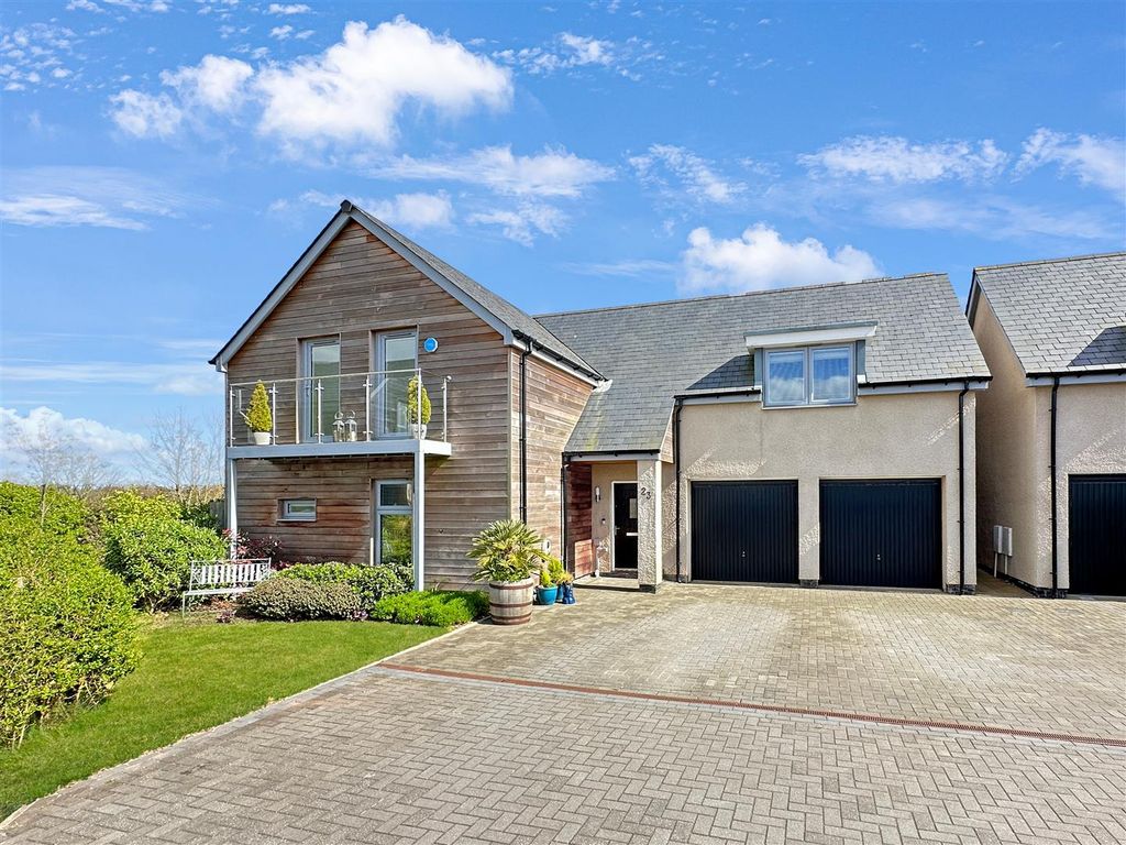 4 bed detached house for sale in Heritage Way, Brixham TQ5, £735,000