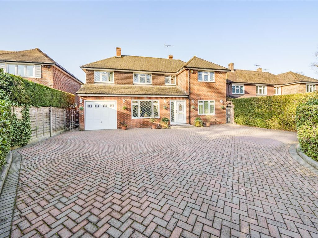 4 bed detached house for sale in Woodham Waye, Woking GU21 Zoopla
