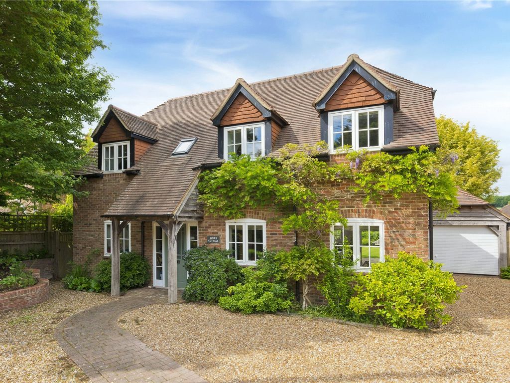 4 bed detached house for sale in The Street, Upper Farringdon, Alton