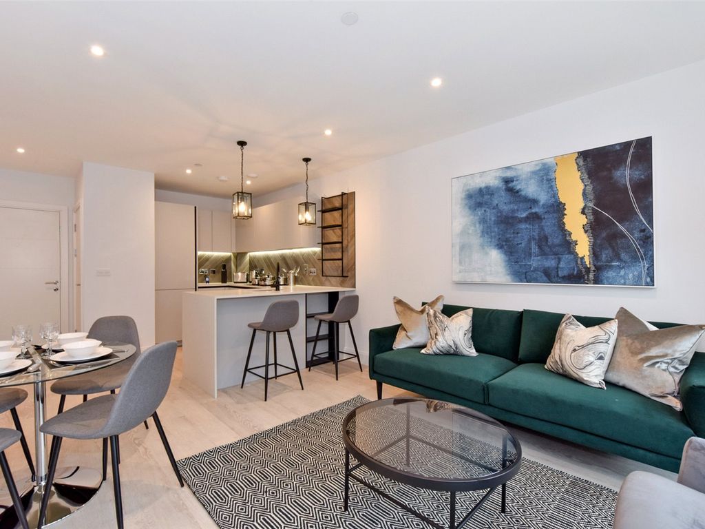 2 bed flat to rent in Darjeeling House, Memorial Avenue, Slough SL1