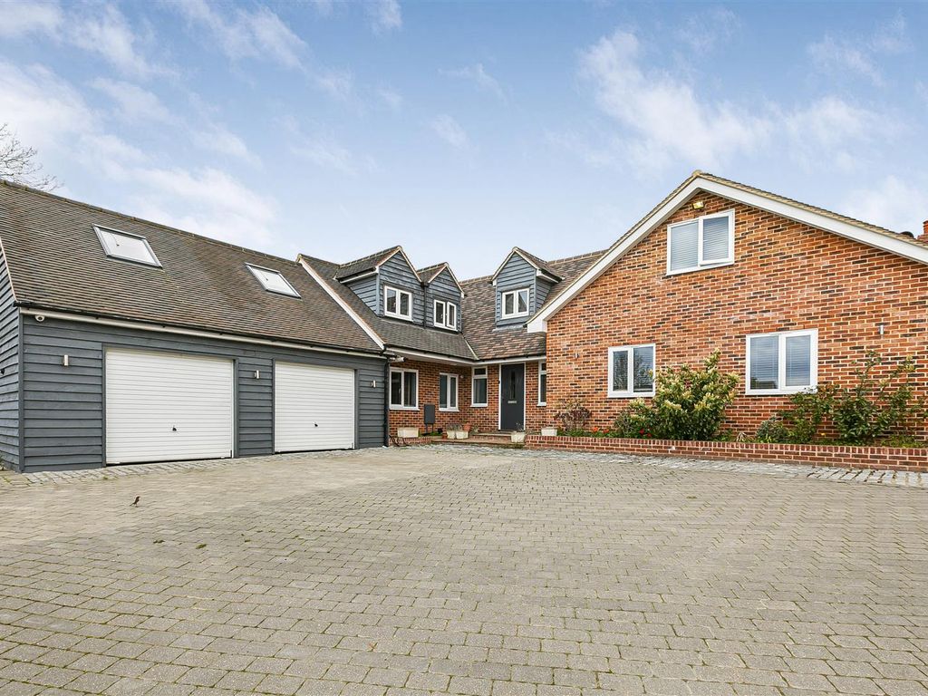 6 bed detached house for sale in Bakers Lane, Linton, Cambridge CB21