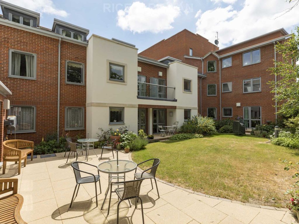 Dial Stone Court, Weybridge KT13  
