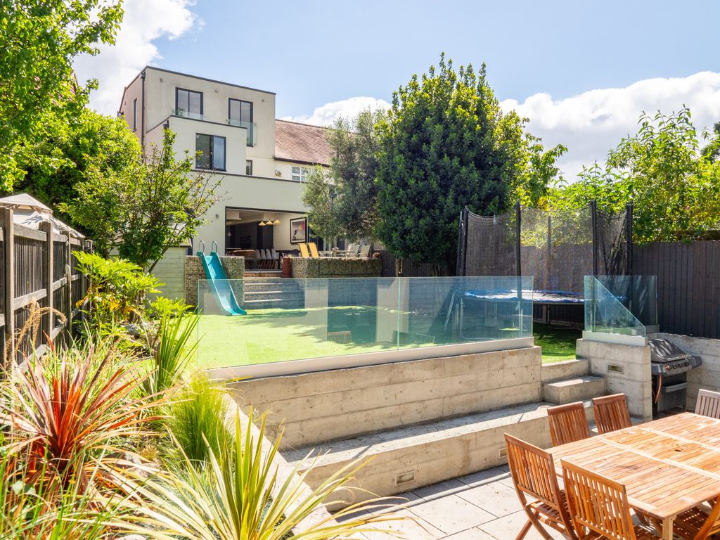 4 bed end terrace house for sale in Morley Road, Sutton SM3, £850,000