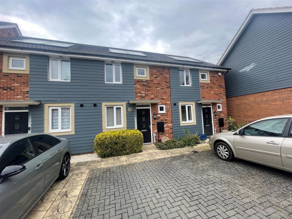 2 bed terraced house to rent in Meacham Meadow, Wolverton, Milton