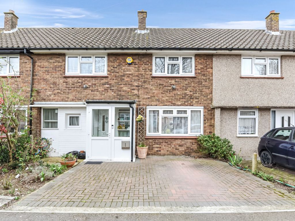 3 bed terraced house for sale in Codrington Gardens, Gravesend, Kent
