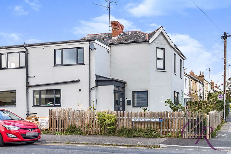 4 bed flat for sale in Prestbury Road, Prestbury, Cheltenham GL52, £