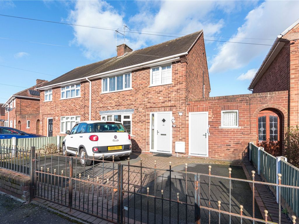 3 bed semidetached house for sale in Harper Avenue, Wednesfield