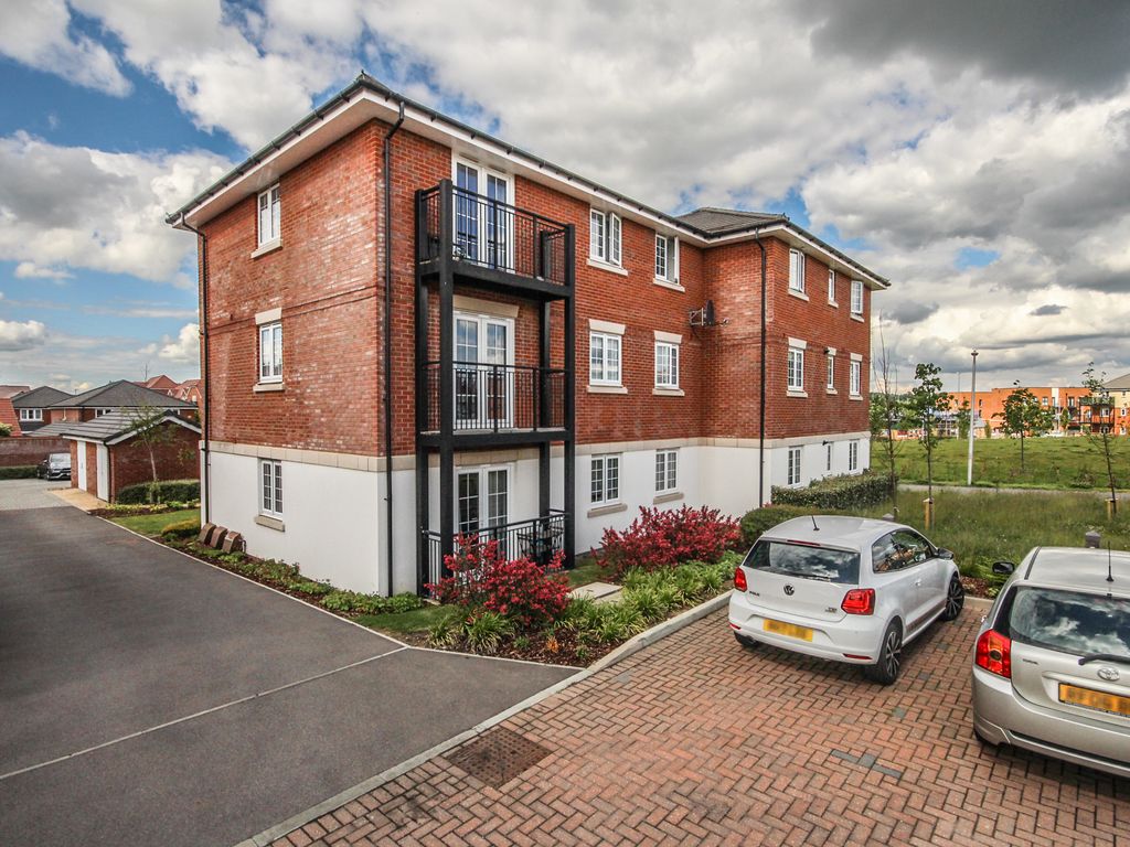 2 bed flat for sale in Nicholson Drive, Wokingham RG41 Zoopla