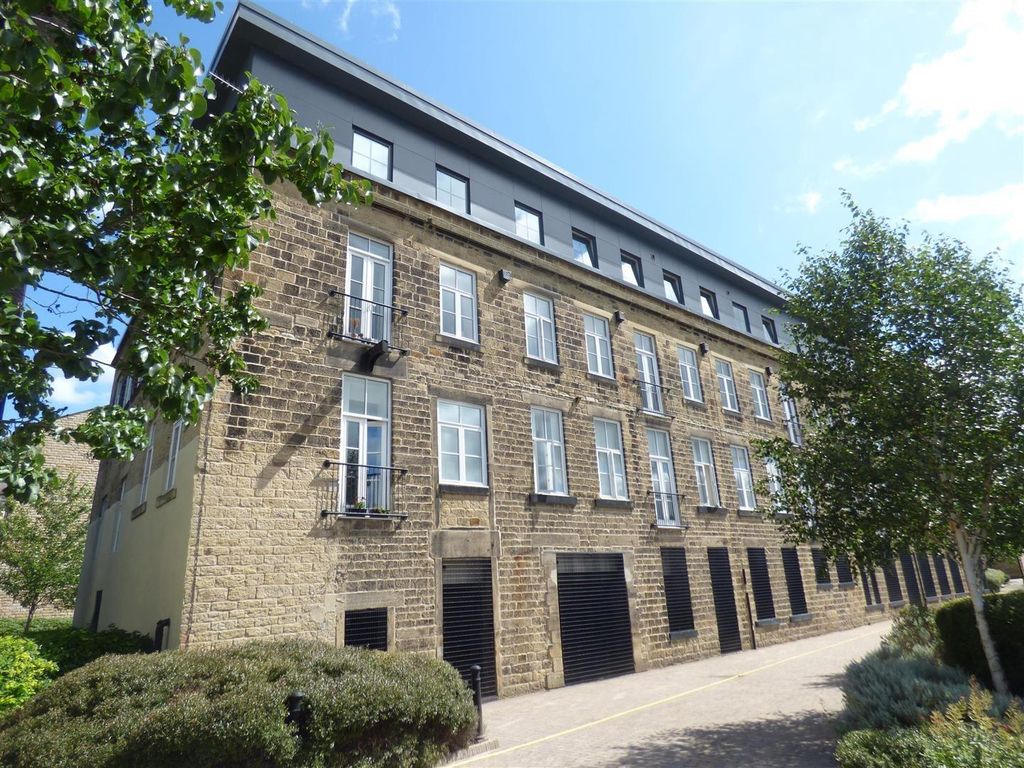 2 bed flat to rent in Towpath Court, Britannia Wharf, Bingley BD16, £