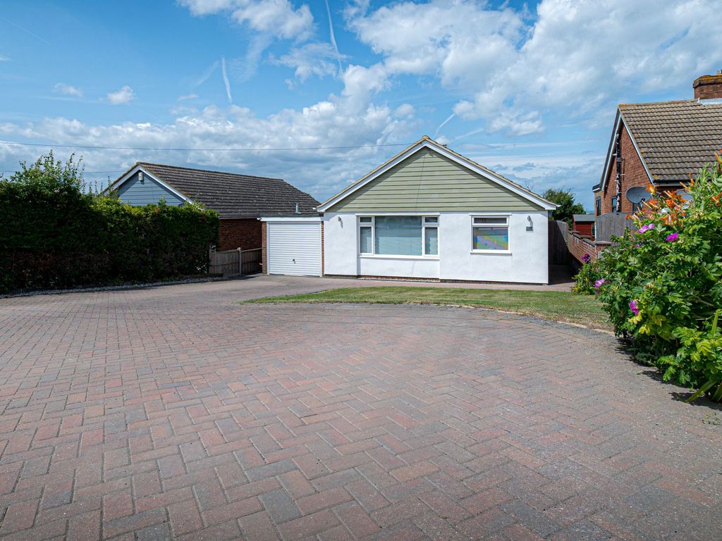 3 bed detached bungalow for sale in Dargate Road, Yorkletts CT5, £550,000 Zoopla