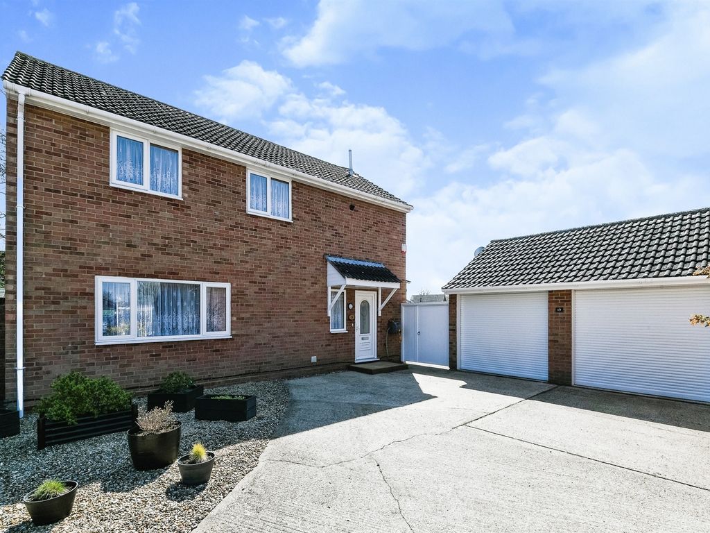 4 bed detached house for sale in Johnson Crescent, Heacham, King's Lynn