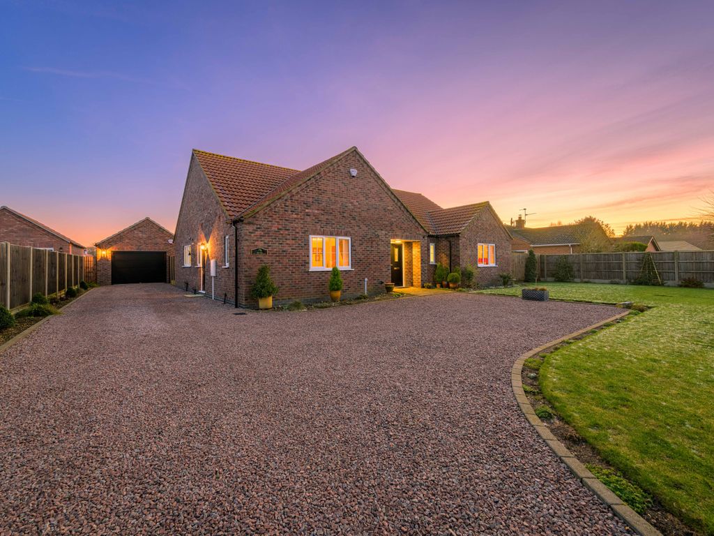3 bed detached bungalow for sale in North Road, Tattershall Thorpe LN4 Zoopla