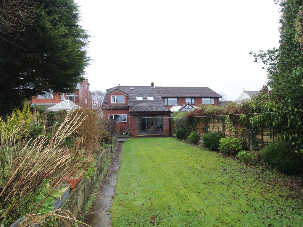 4 bed semidetached house for sale in Fallbirch Rd, Lostock, Bolton BL6