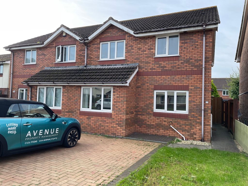 3 bed semidetached house to rent in St. Davids Way, Porthcawl CF36, £