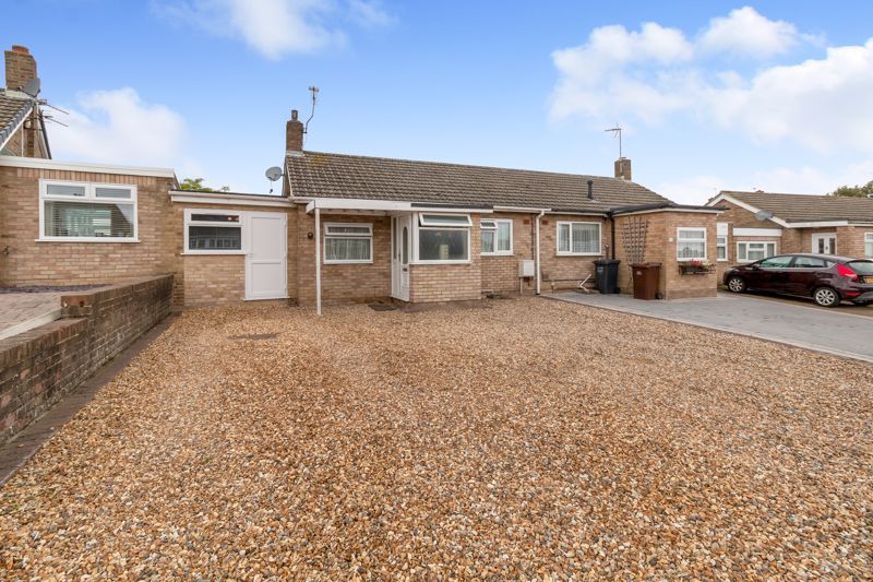 4 bed semidetached bungalow for sale in Stonewood, Bean, Dartford DA2