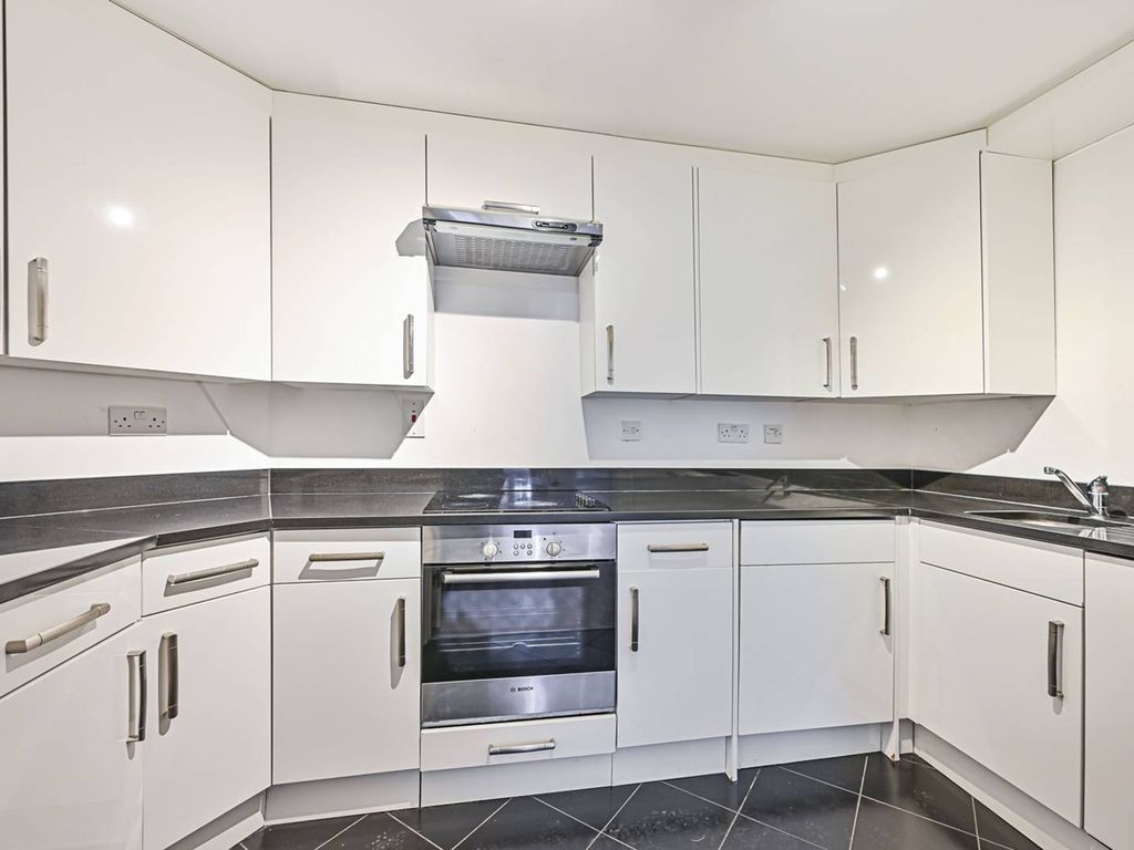 2 bed flat for sale in Little Britain, Clerkenwell, London EC1A, £