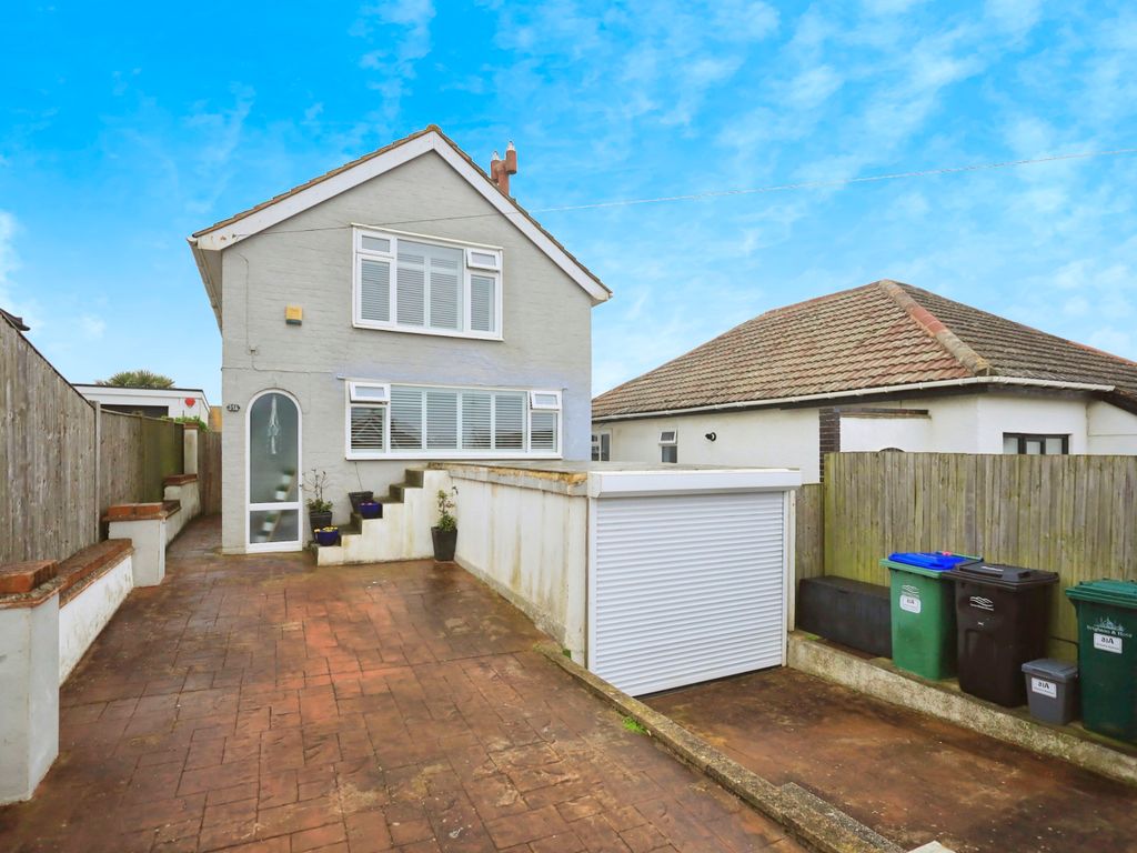3 bed detached house for sale in Victoria Avenue, Peacehaven BN10, £