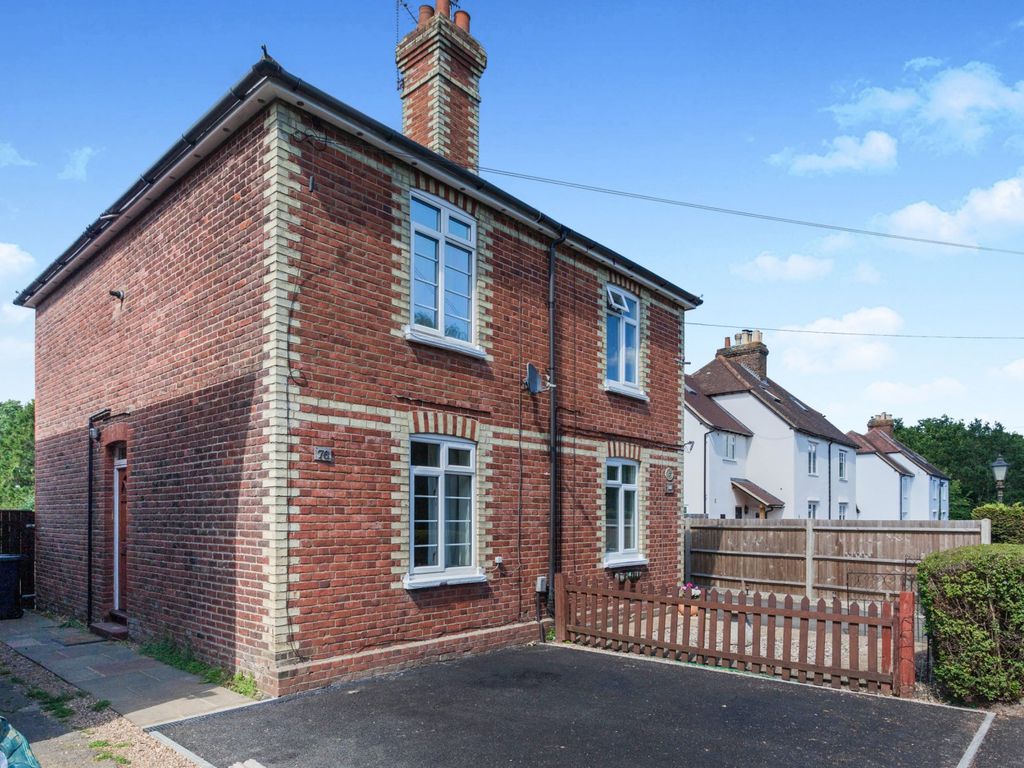 3 bed semidetached house to rent in Broad Street, Wood Street Village, Guildford GU3, £1,650