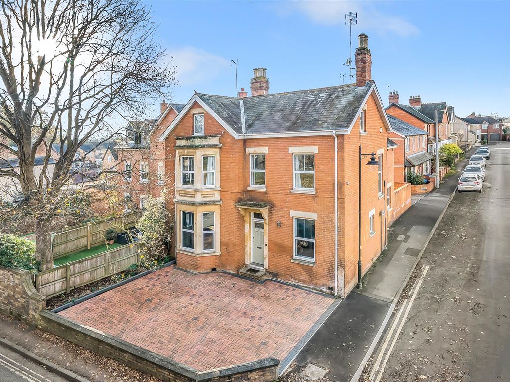 6 bed detached house for sale in Staplegrove Road, Taunton TA1 Zoopla