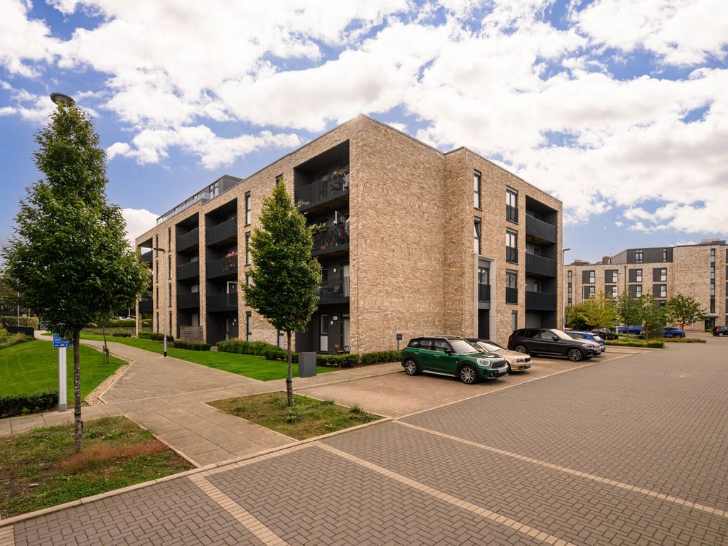 2 bed flat for sale in 25/5 Allanfield, Edinburgh EH7, £299,995 Zoopla