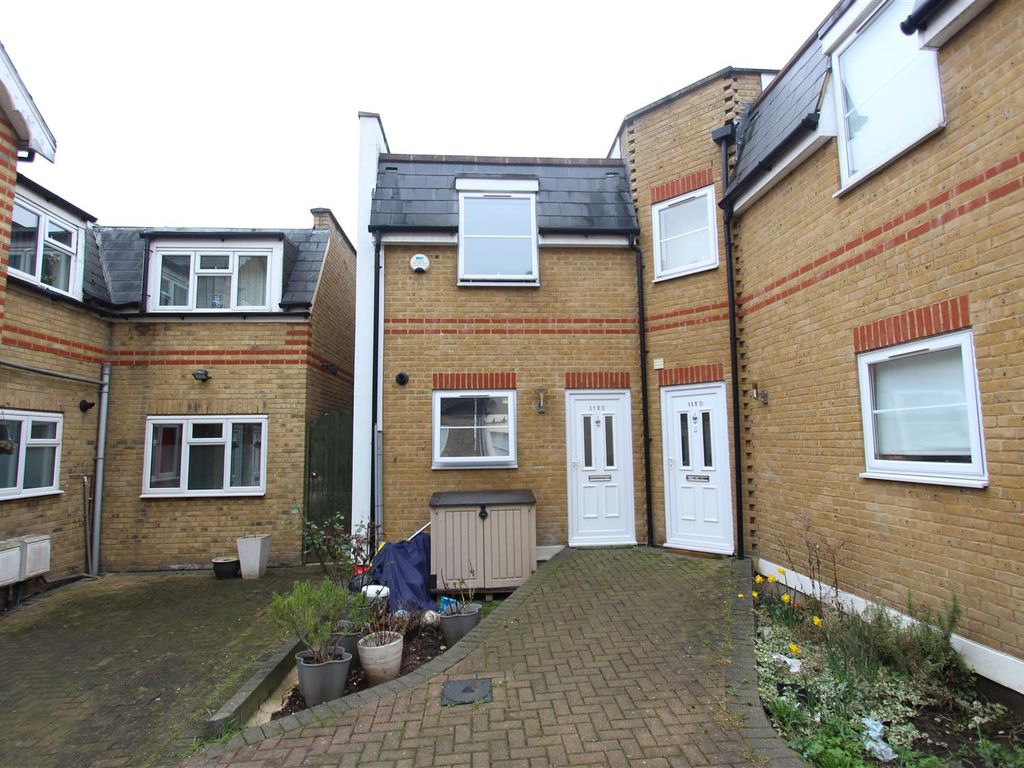 Myddleton Road, Bowes Park N22  