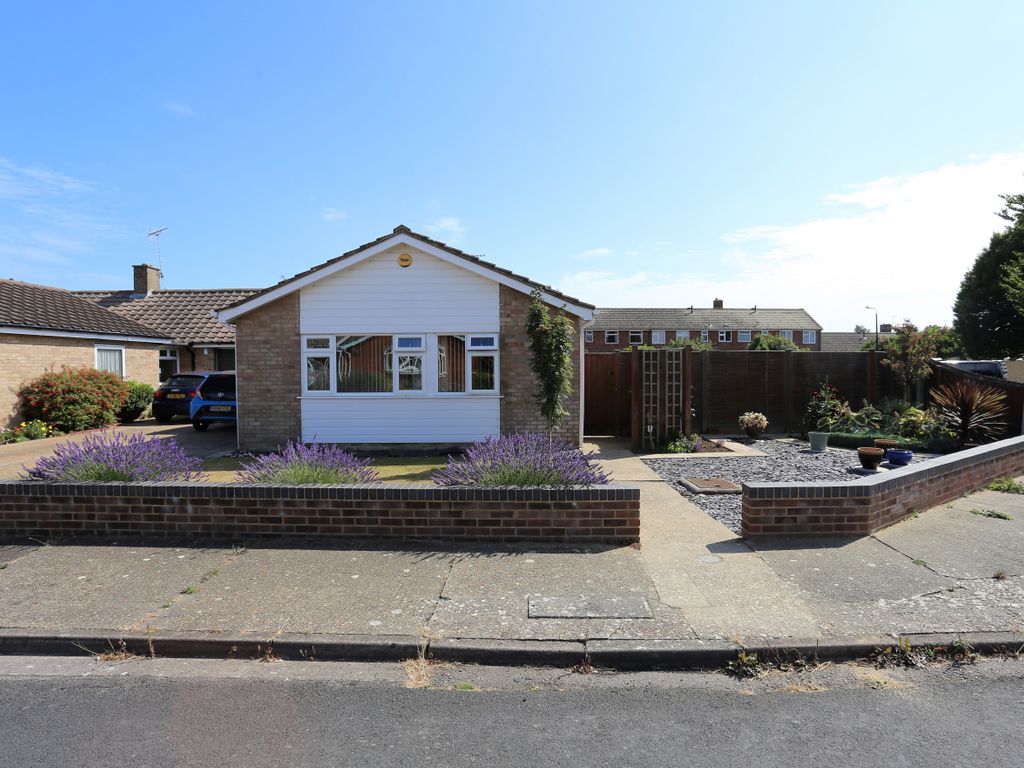 3 bed detached bungalow for sale in Upperfield Drive, Felixstowe IP11
