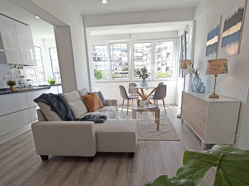 3 bed apartment for sale in Estrada Benfica, São Domingos De Benfica